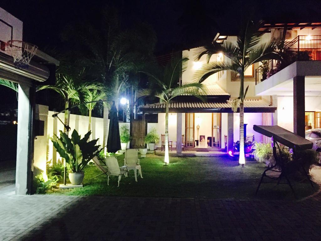 Villa Dominikku Negombo Exterior photo
